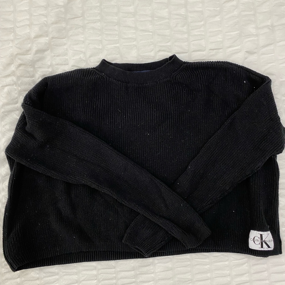 Black cropped sweater